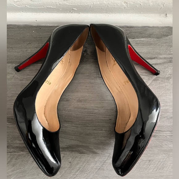 Christian Louboutin Dolly Patent Leather Pump - Picture 4 of 6